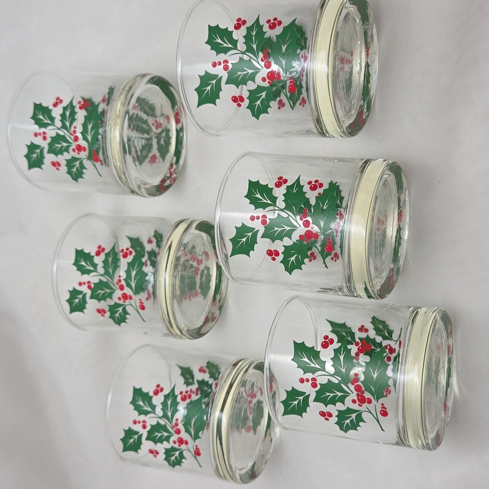 Indiana Holly Christmas Tumbler Glasses - Picture 8 of 11